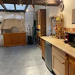 La Bureliere- For Families, Groups And Couples بيت للعطل
