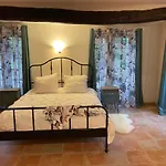 بيت للعطل La Bureliere- For Families, Groups And Couples Gorron